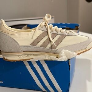 Adidas women Beige and Light Brown Sneakers